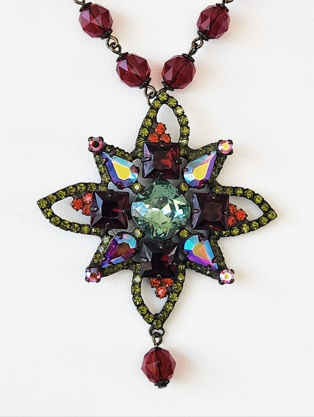 Sorrelli Signed Floral Shaped Crystal Pendant Beaded Necklace Red Blue AB Stones - Picture 2 of 9